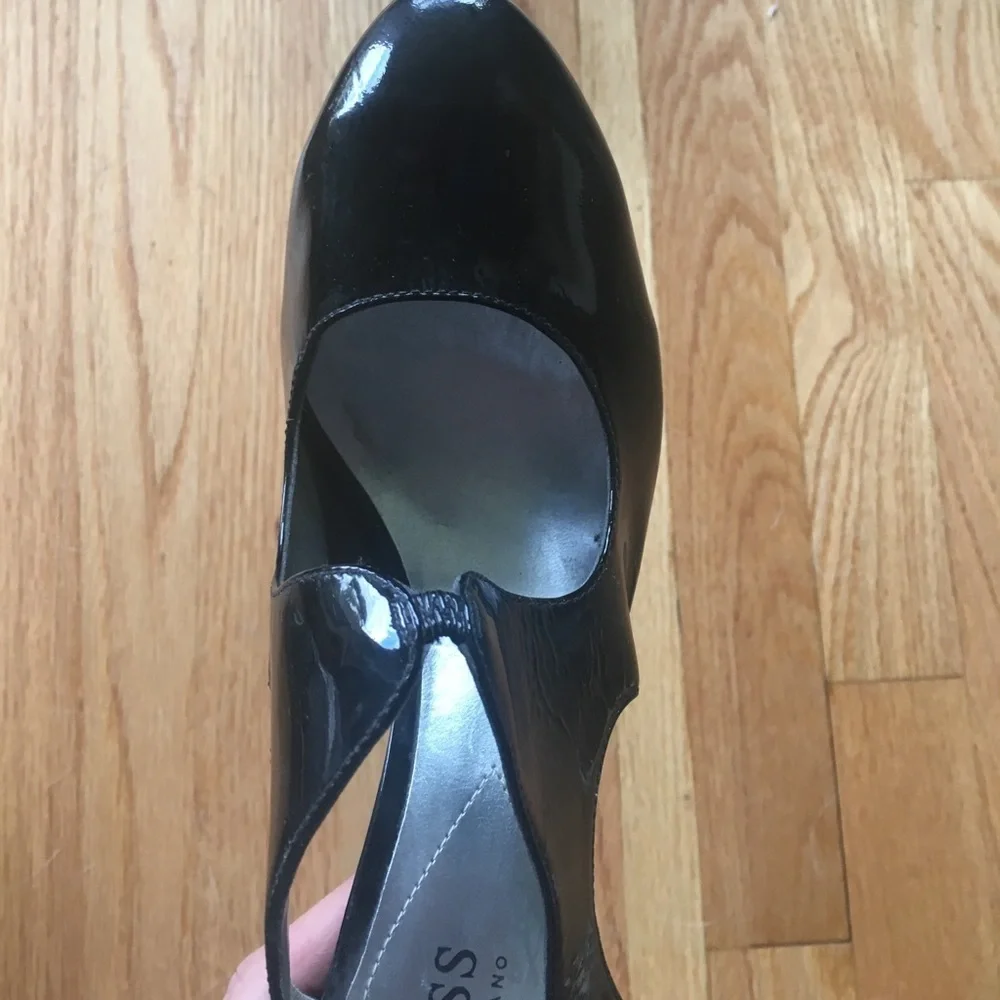 Guess black patent leather heels